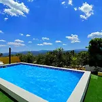 Andy -private Yard, Swimming Pool, Panoramic View アパート