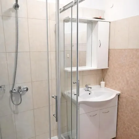 Andy -private Yard, Swimming Pool, Panoramic View Apartman