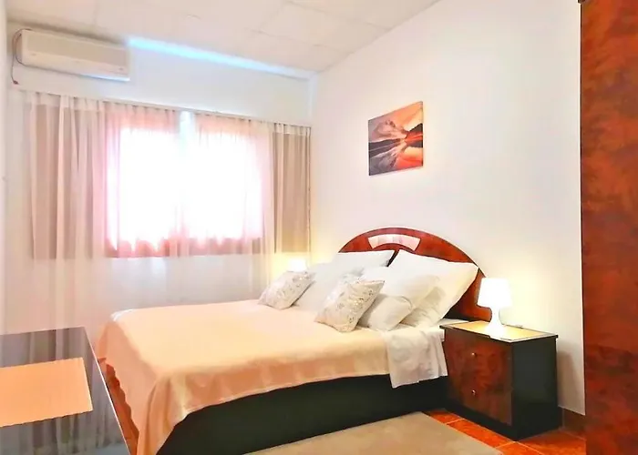 아파트 Andy -private Yard, Swimming Pool, Panoramic View *