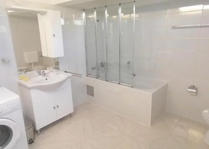 아파트 Andy -private Yard, Swimming Pool, Panoramic View