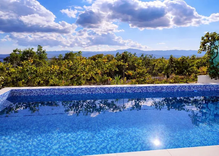 Andy -private Yard, Swimming Pool, Panoramic View 아파트 *