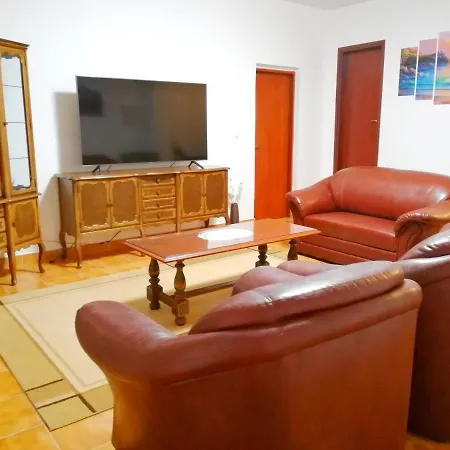 Apartment Andy -private Yard, Swimming Pool, Panoramic View Imotski