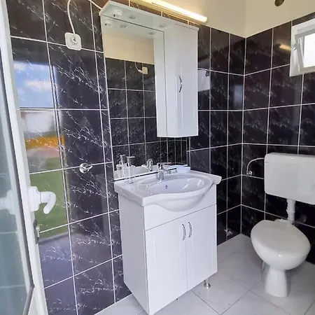 Andy -private Yard, Swimming Pool, Panoramic View Imotski