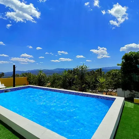 Andy -private Yard, Swimming Pool, Panoramic View Apartment