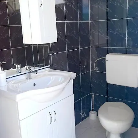Apartment Andy -private Yard, Swimming Pool, Panoramic View Imotski