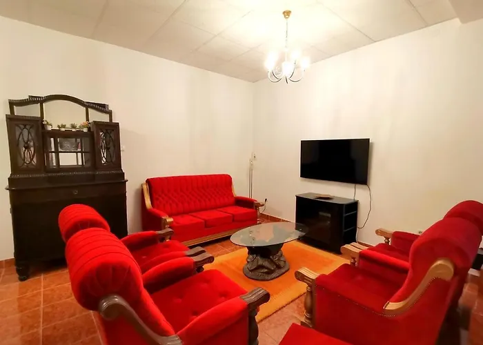 Andy -private Yard, Swimming Pool, Panoramic View Appartement *