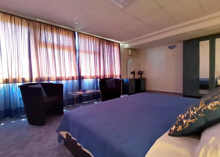 Apartament Andy -private Yard, Swimming Pool, Panoramic View *