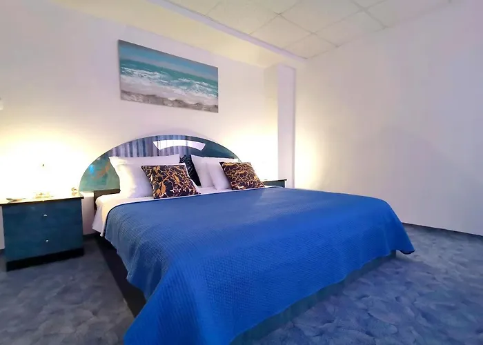 Andy -private Yard, Swimming Pool, Panoramic View Apartament *